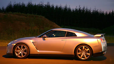 Nissan GT-R