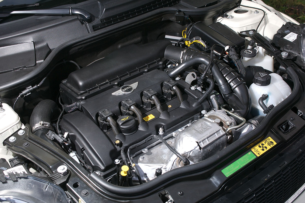 AC Schnitzer Mini Cooper S engine
