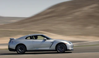 Nissan GT-R