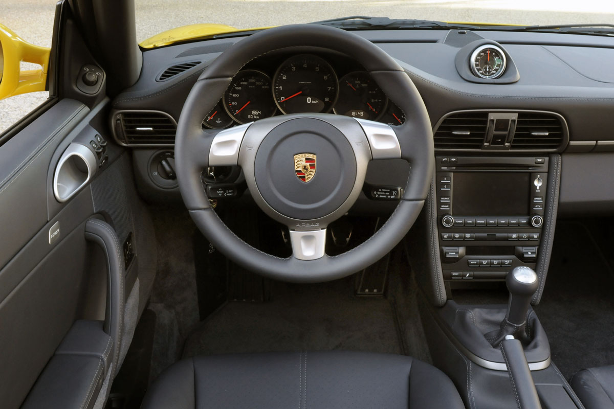 Porsche 911 Carrera 4 Cabriolet