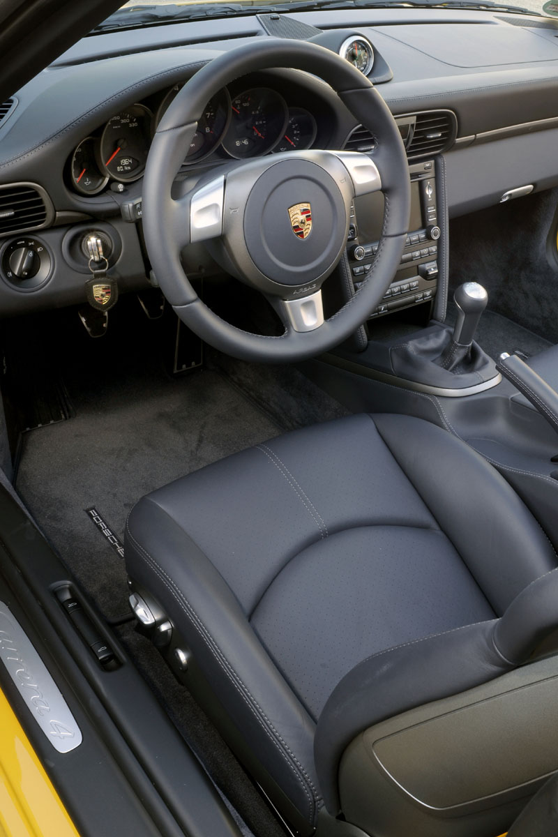 Porsche 911 Carrera 4 Cabriolet