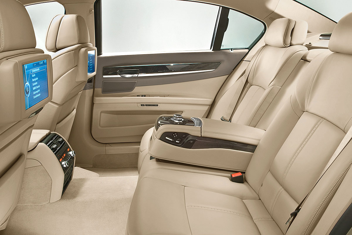 7-Series interior