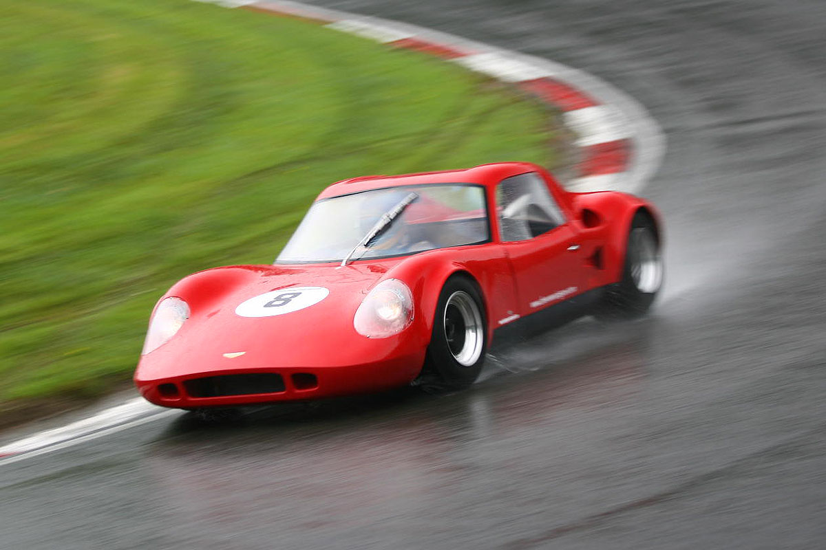 Chevron B8