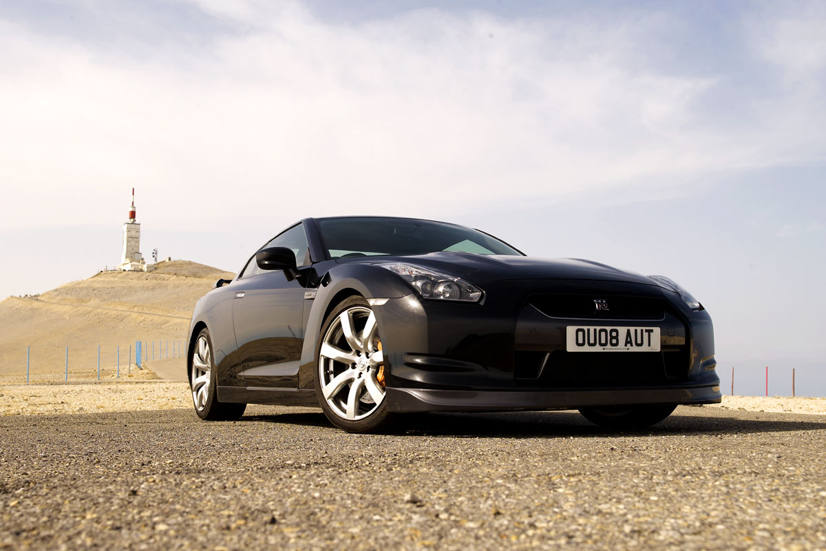 Nissan GT-R
