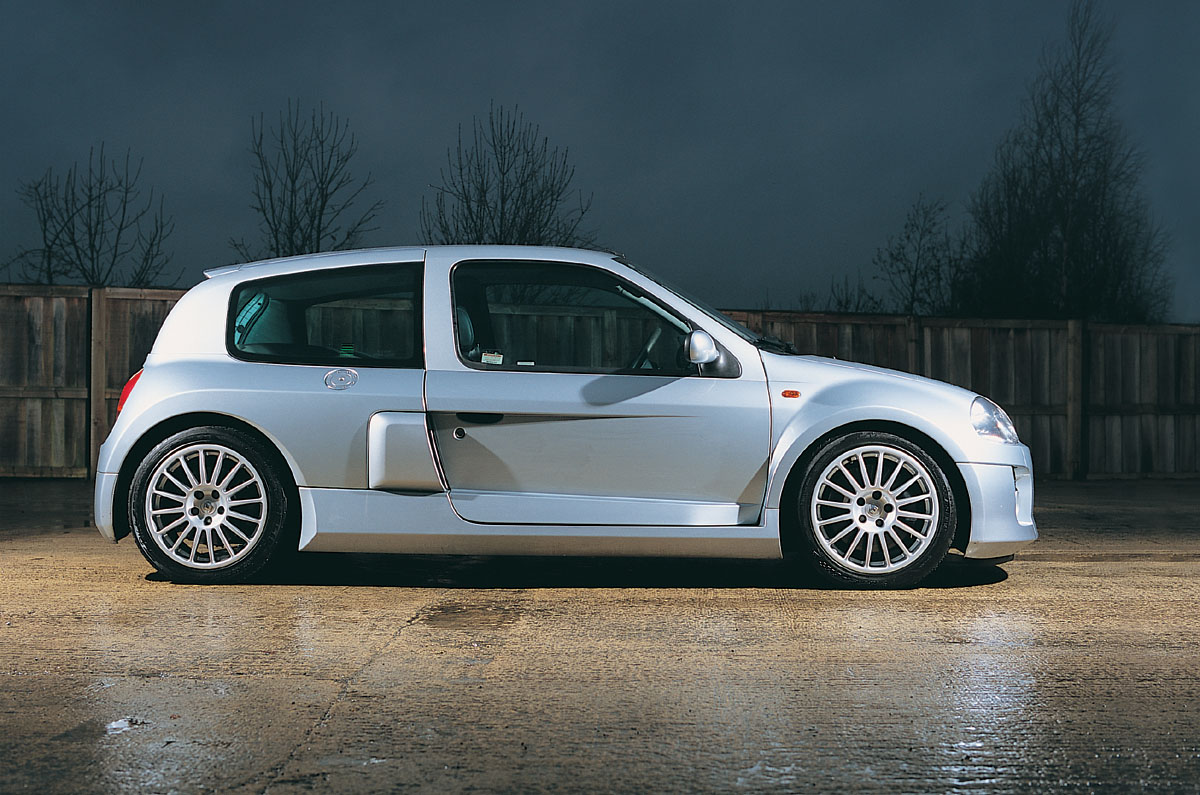 Renault Sport Clio V6 silver