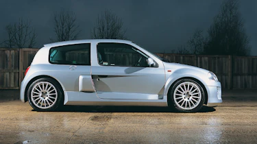 Renault Sport Clio V6 silver