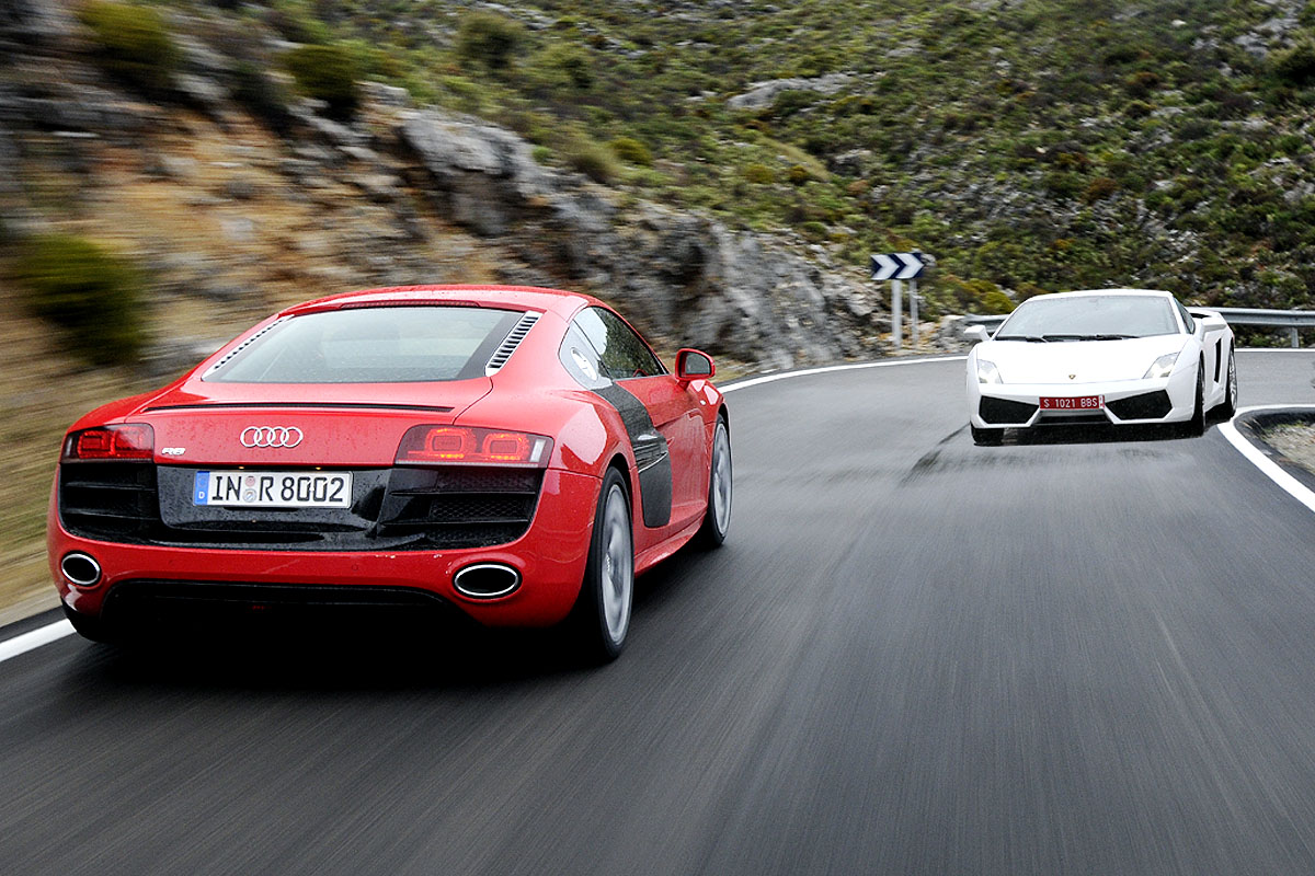 Audi R8 v Lamborghini Gallardo LP560-4