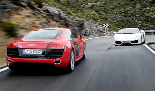 Audi R8 v Lamborghini Gallardo LP560-4