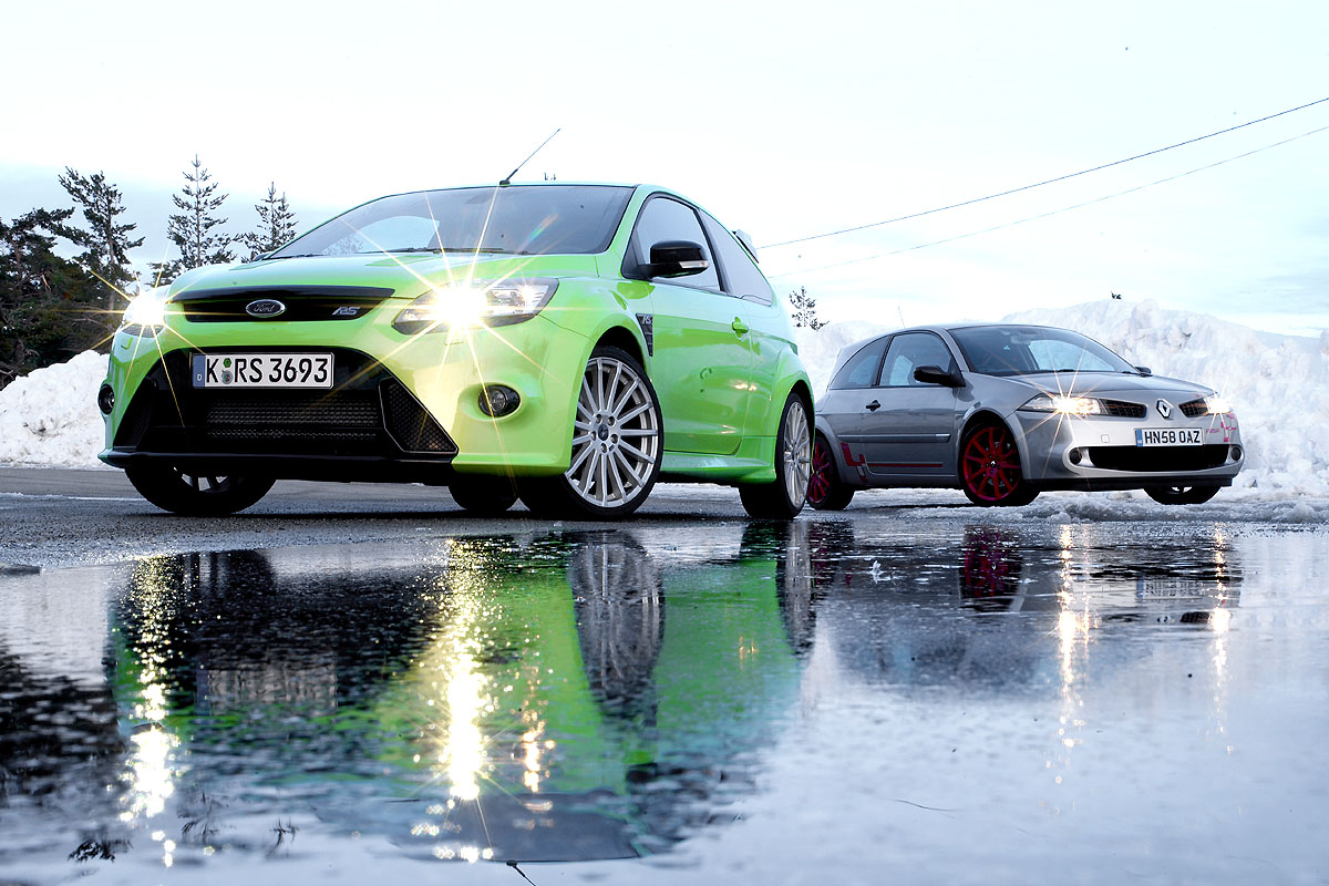 Ford Focus RS v Renaultsport Megane R26.R