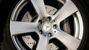 Mercedes-Benz E500 wheel