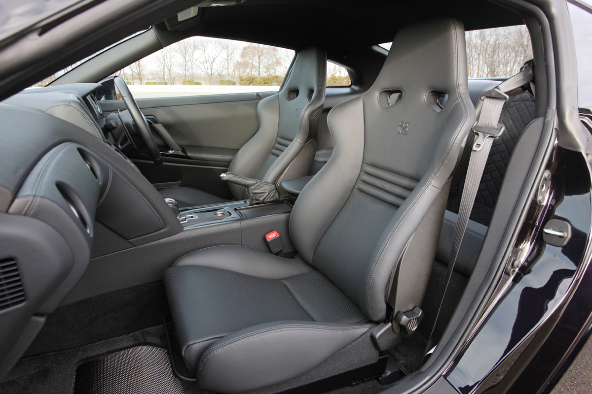 Nissan GT-R V Spec interior