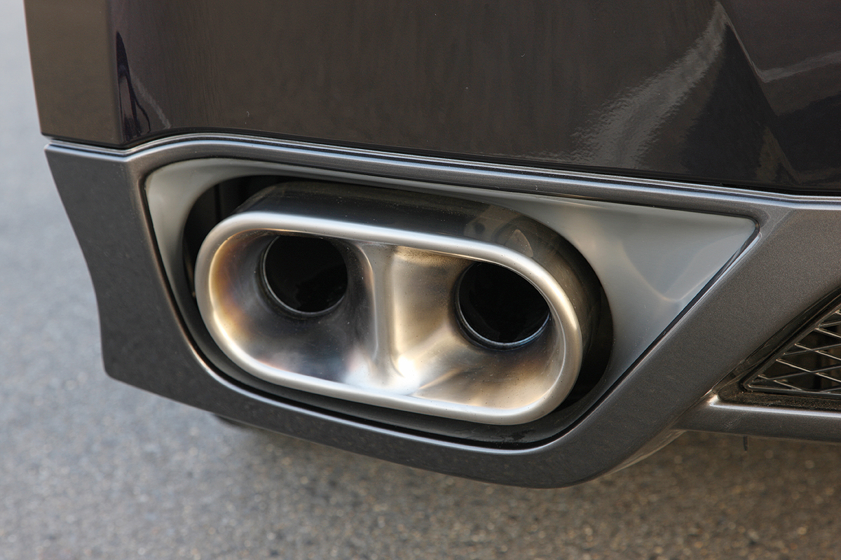 Nissan GT-R V Spec exhaust