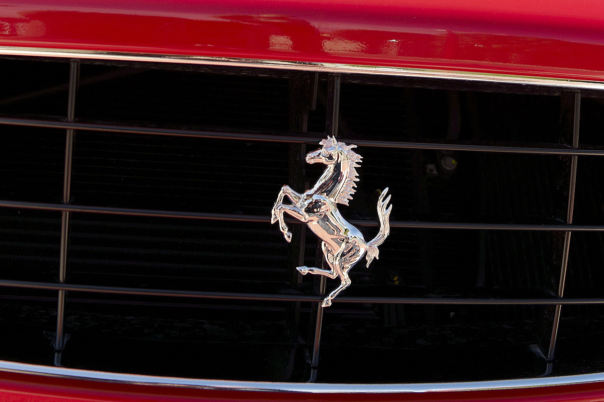 Ferrari California logo