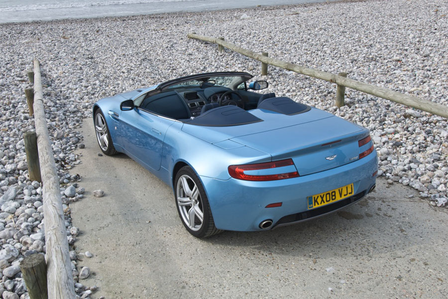 Aston Martin V8 Vantage Roadster