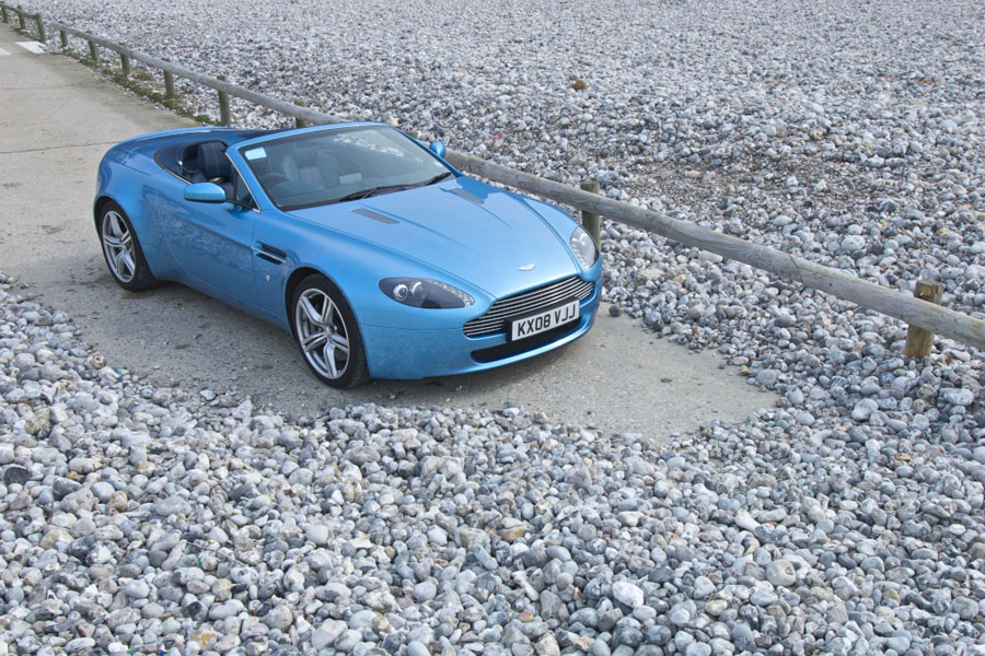 Aston Martin V8 Vantage Roadster