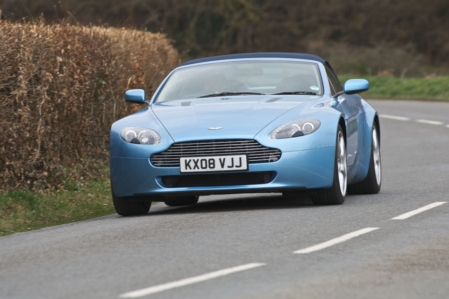Aston Martin V8 Vantage Roadster