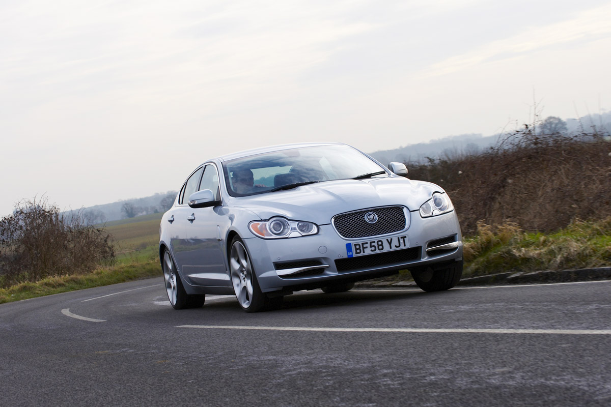 Jaguar XF SV8