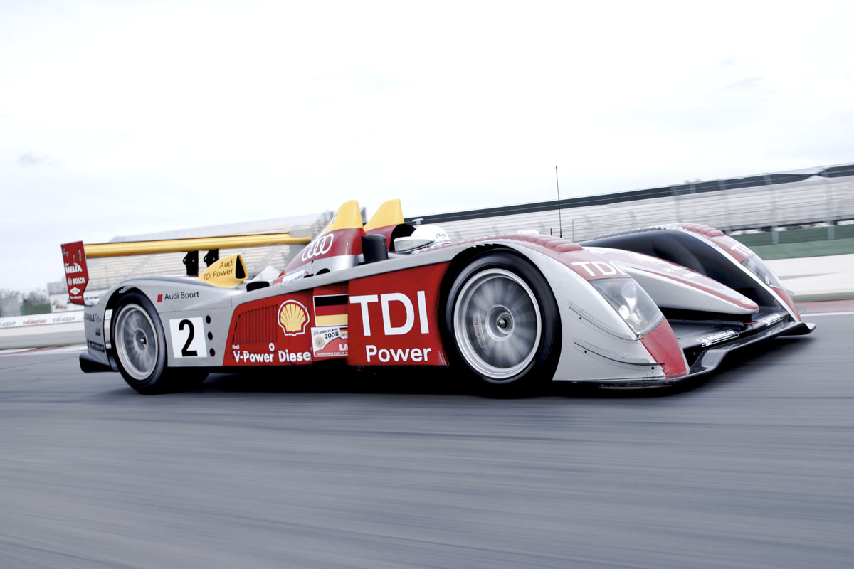 Audi R10 side on