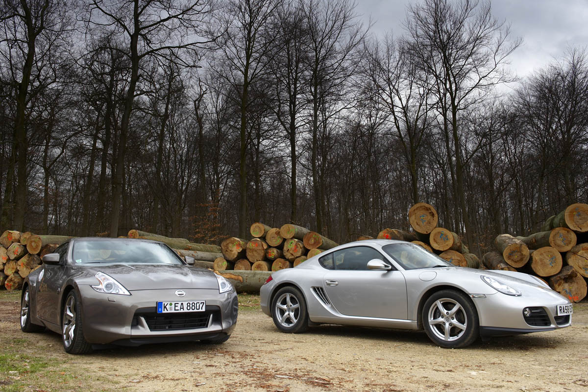 Porsche Cayman v Nissan 370Z GT