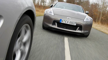 Porsche Cayman v Nissan 370Z GT