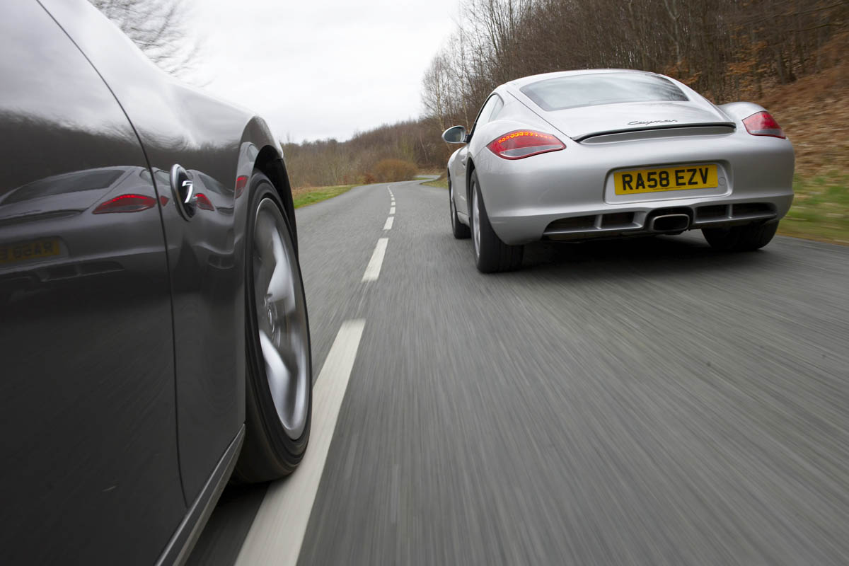 Porsche Cayman v Nissan 370Z GT