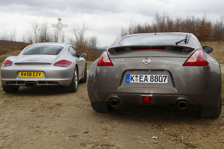 Porsche Cayman v Nissan 370Z GT