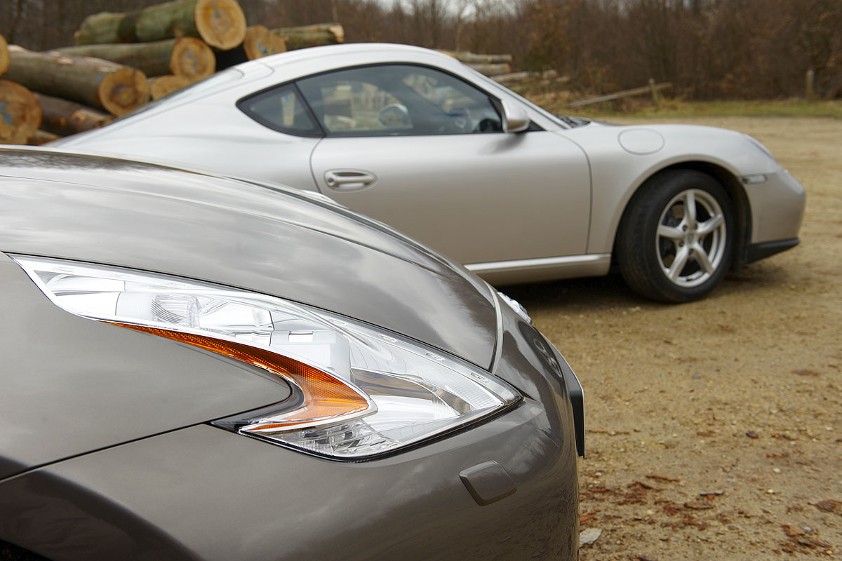 Porsche Cayman v Nissan 370Z GT