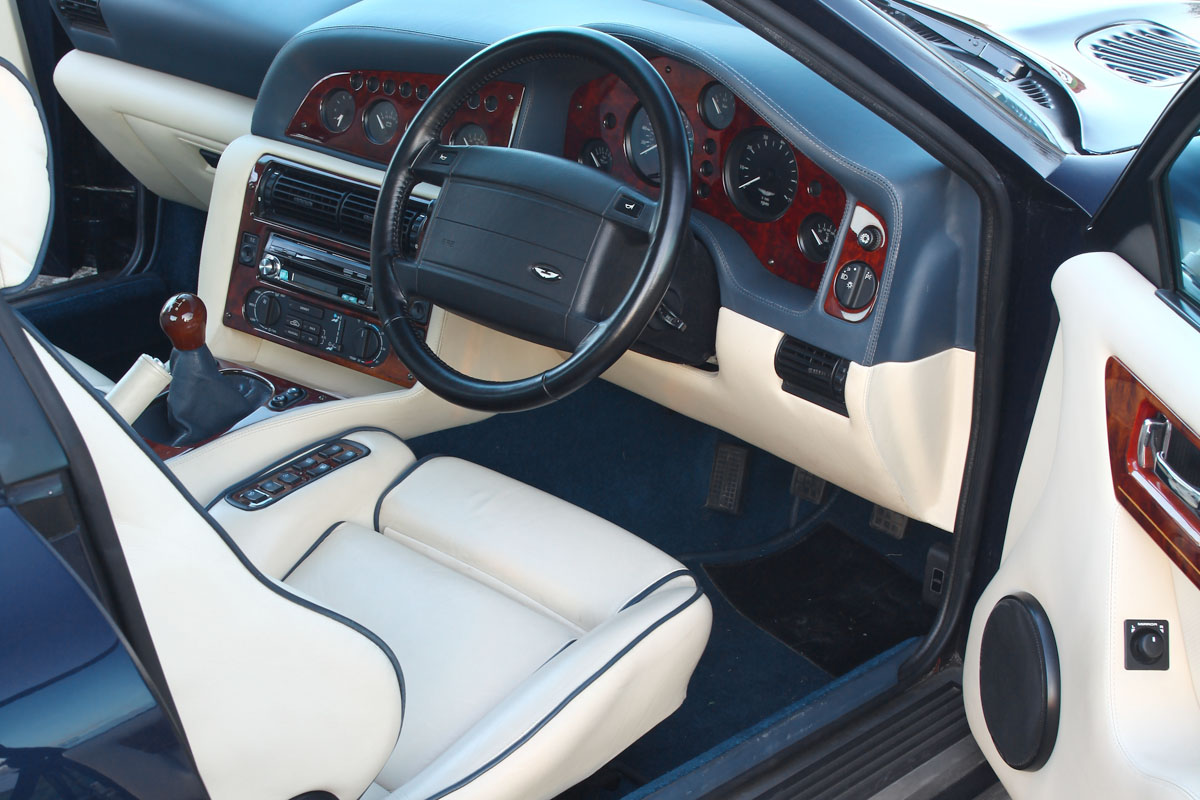 Aston Martin Vantage 600 interior