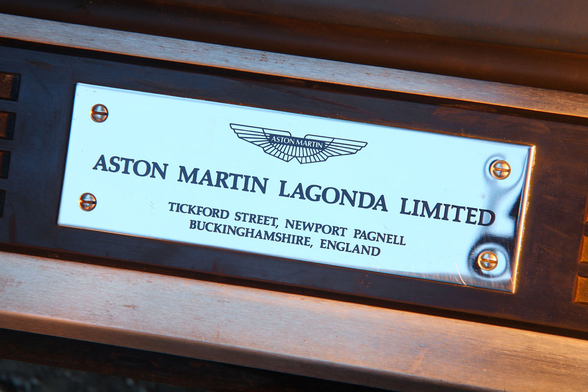 Aston Martin Vantage 600 badge