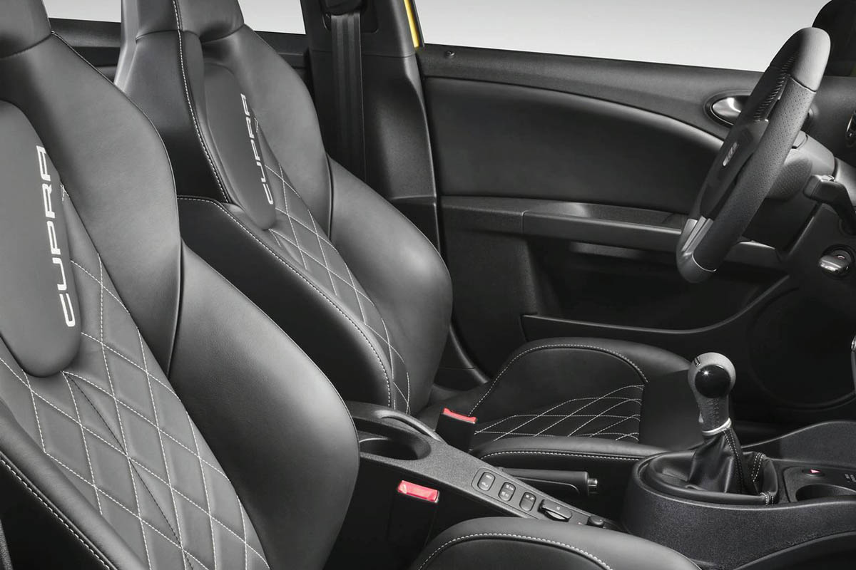 SEAT Leon Cupra [seats]
