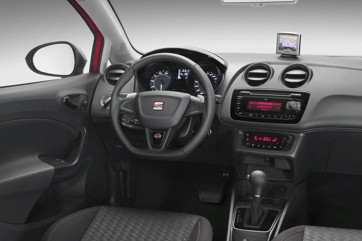SEAT Ibiza FR [interior]
