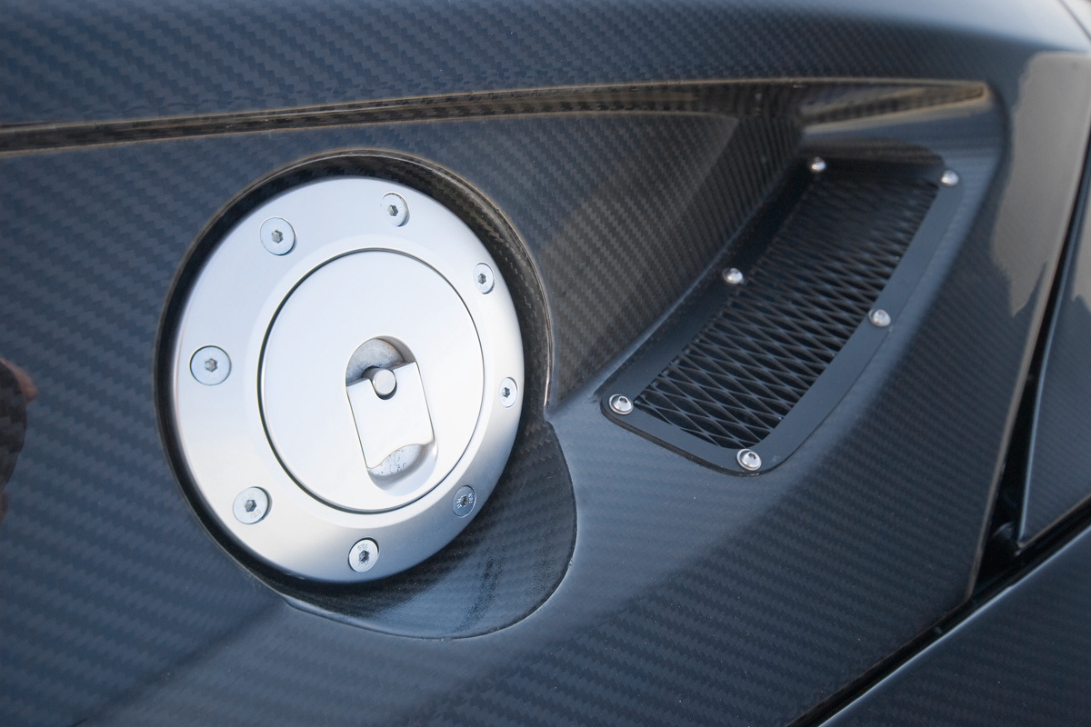 Tramontana R Edition fuel filler