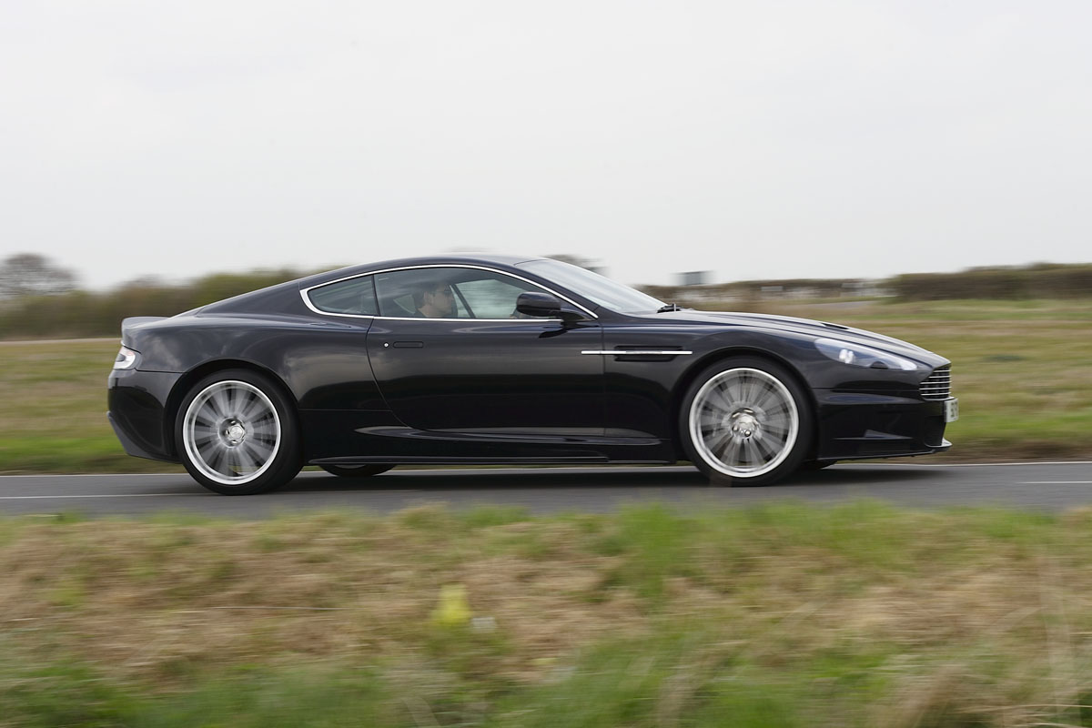 ASton Martin DBS