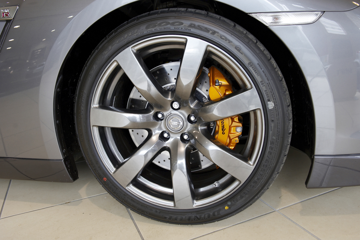 Nissan GT-R wheel