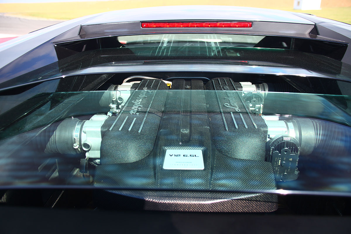 Lamborghini Murcielago LP640 engine