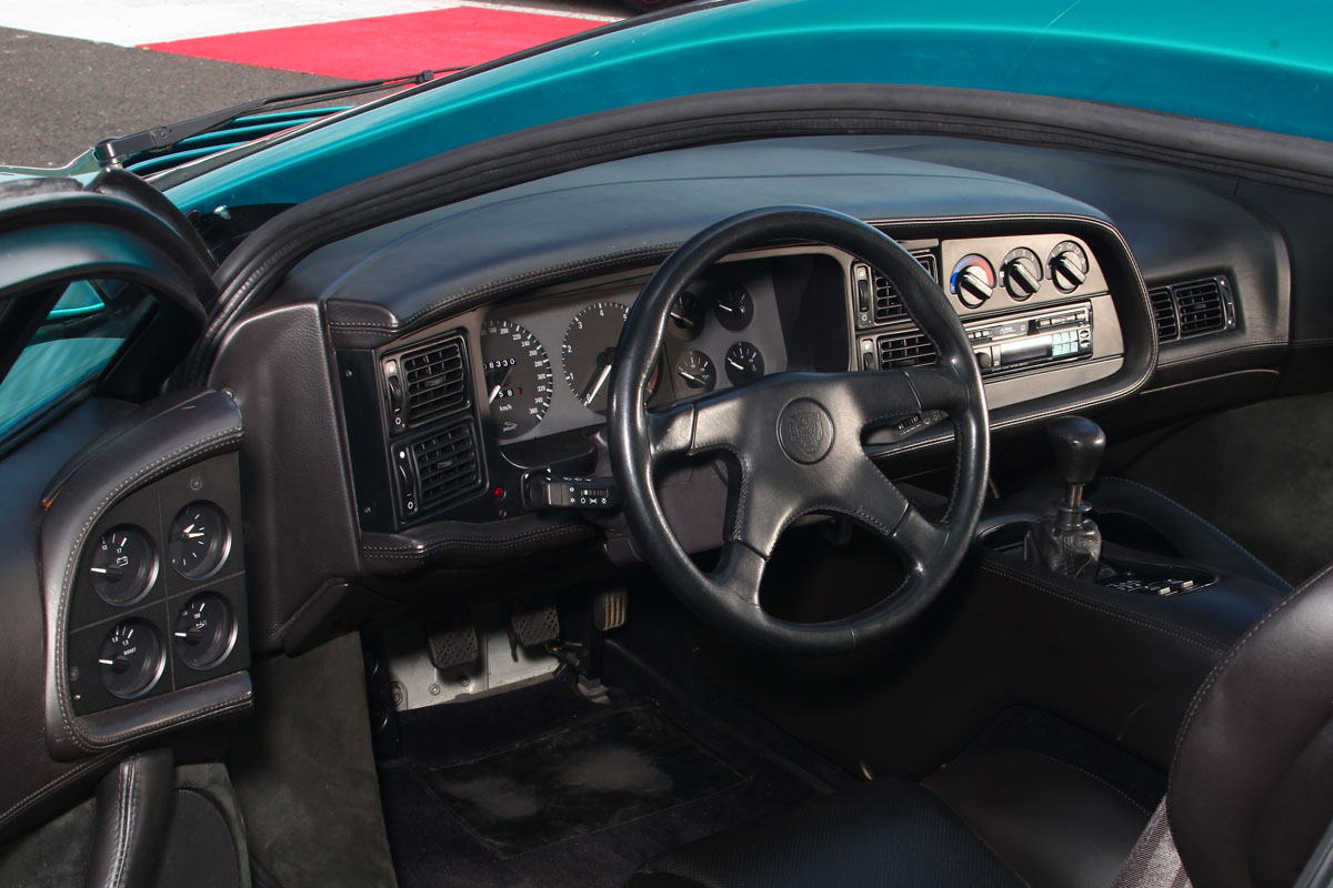 Jaguar XJ220 cockpit