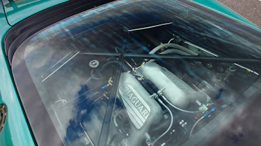 Jaguar XJ220