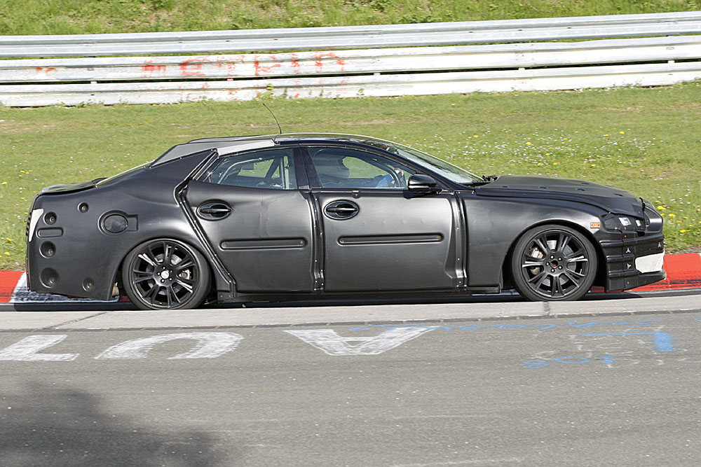 Jaguar XJ spy shot