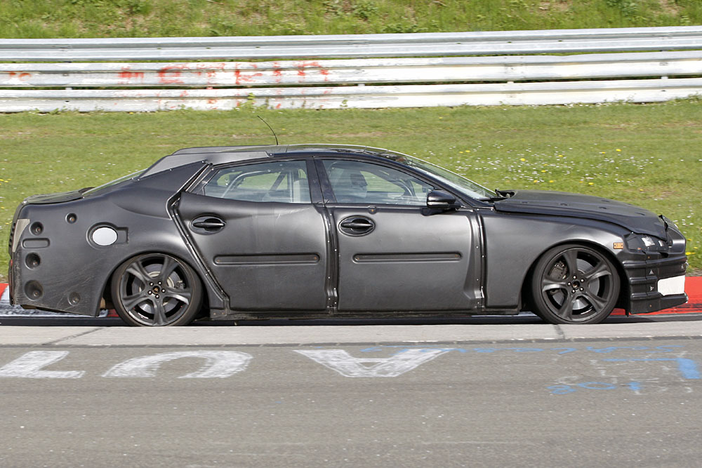 Jaguar XJ spy shot