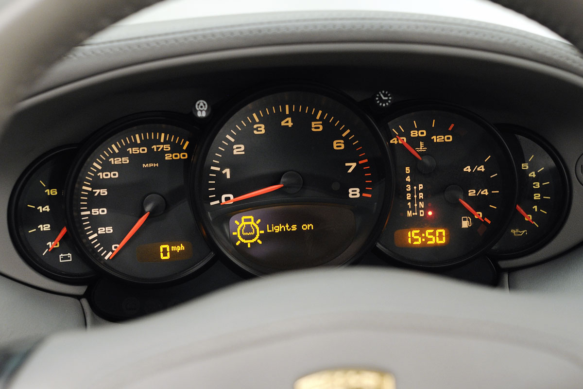 Porsche 996 Turbo dashboard