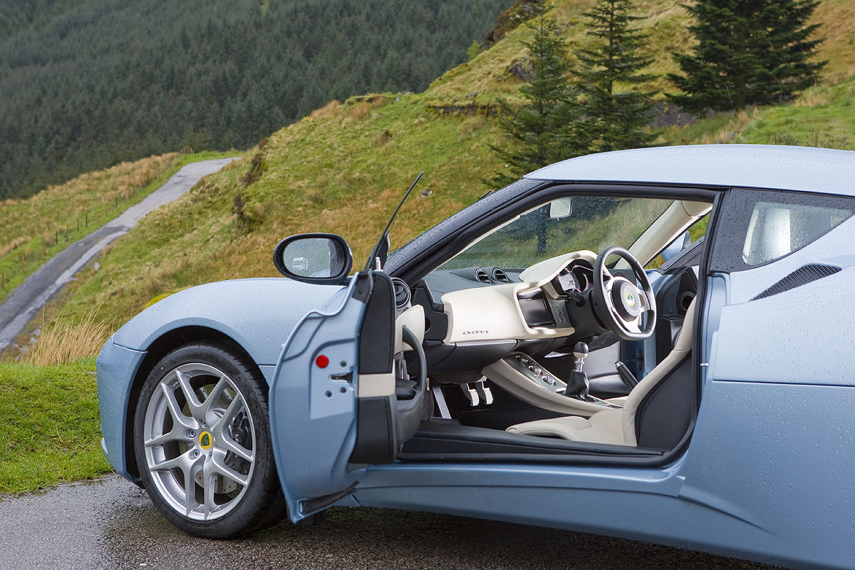Lotus Evora interior