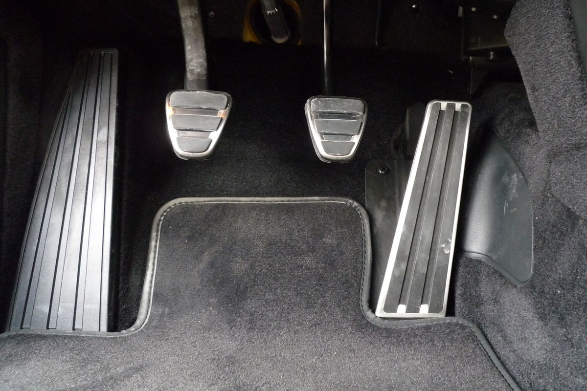 Porsche 911 GT3 pedals