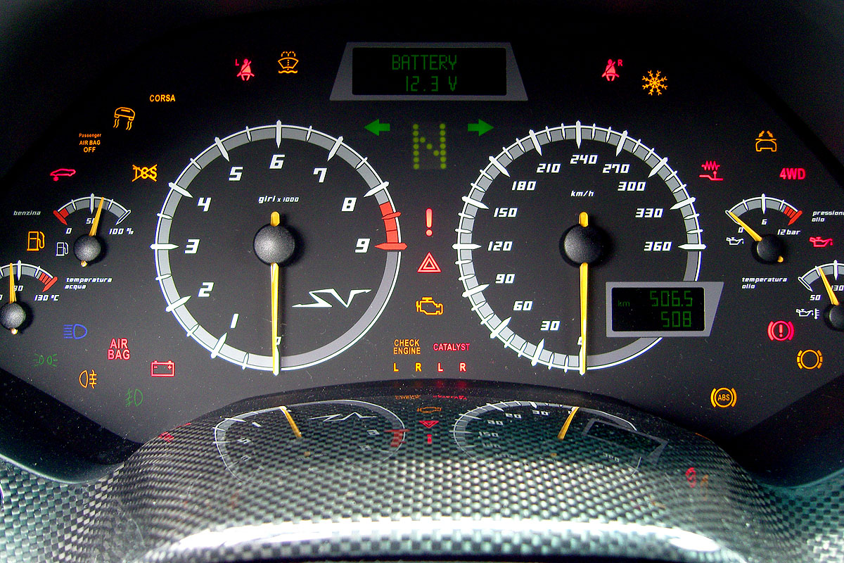 Lamborghini Murcielago LP670-4 SV instruments