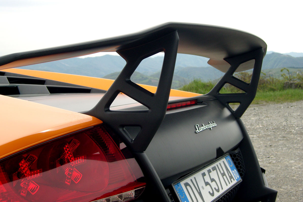 Lamborghini Murcielago LP670-4 SV rear spoiler