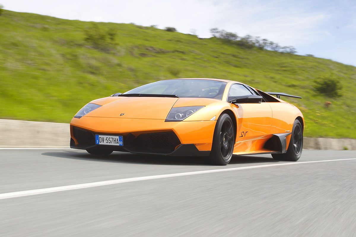 Lamborghini Murcielago LP670-4 SV front