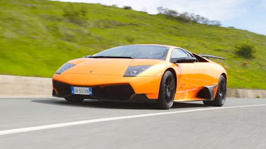 Lamborghini Murcielago LP670-4 SV front