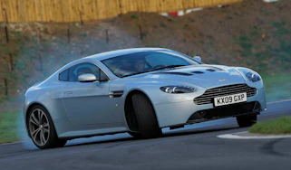 Aston Martin V12 Vantage