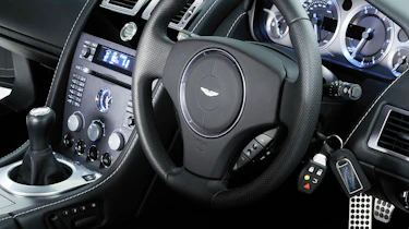 Aston Martin V8 Vantage interior