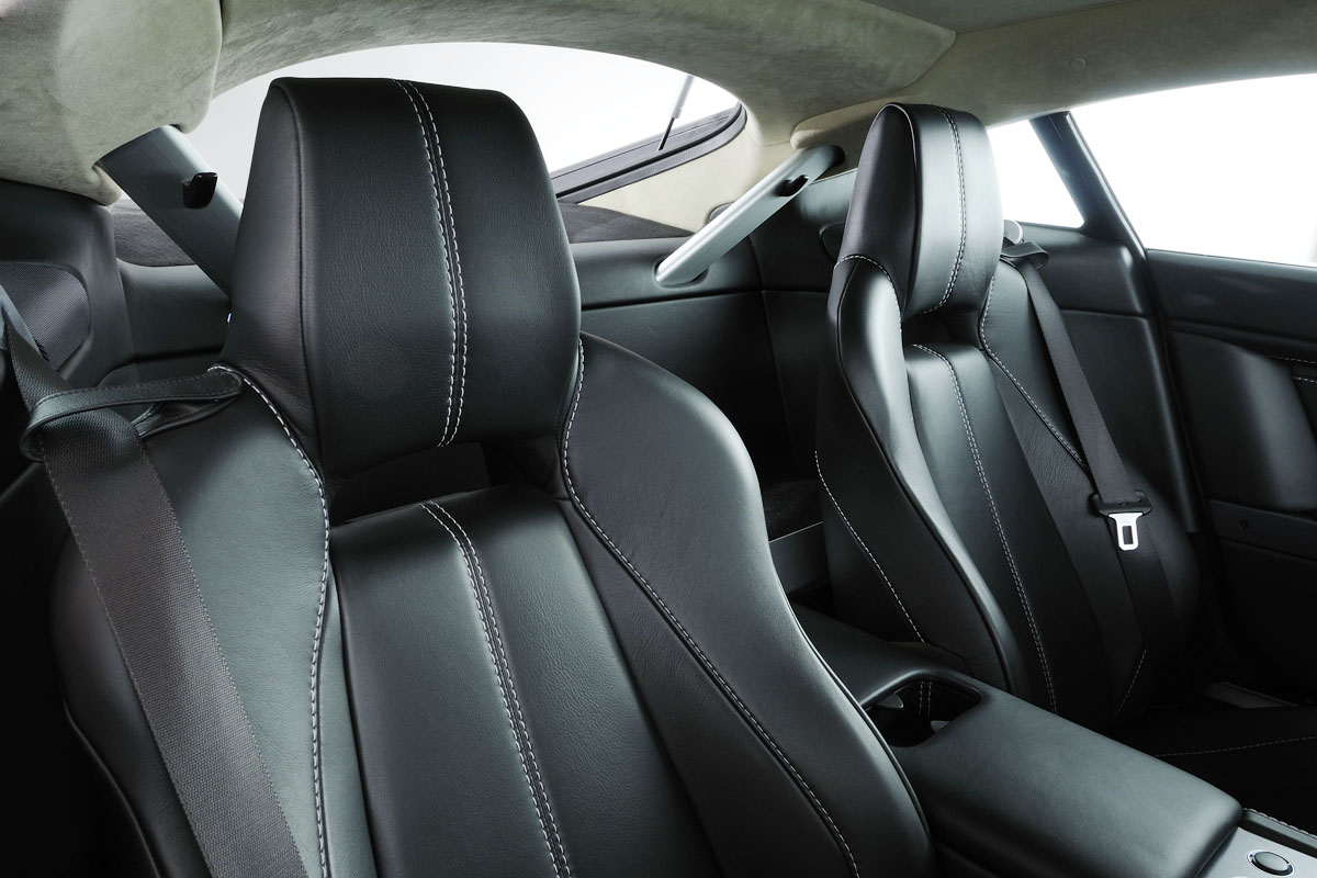 Aston Martin V8 Vantage seats