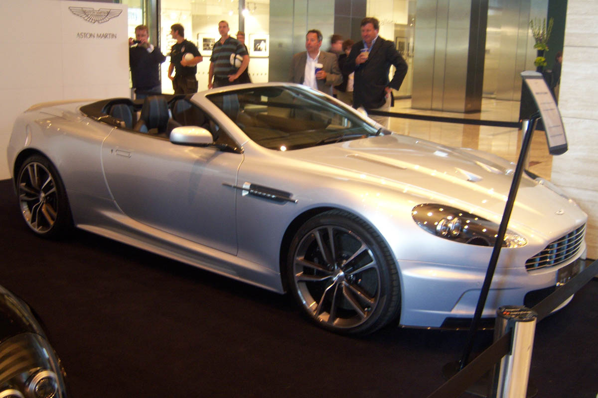 Aston Martin DBS Volante